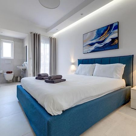 Luxe Apartment With Valletta And Harbour Views Sliema Exterior photo