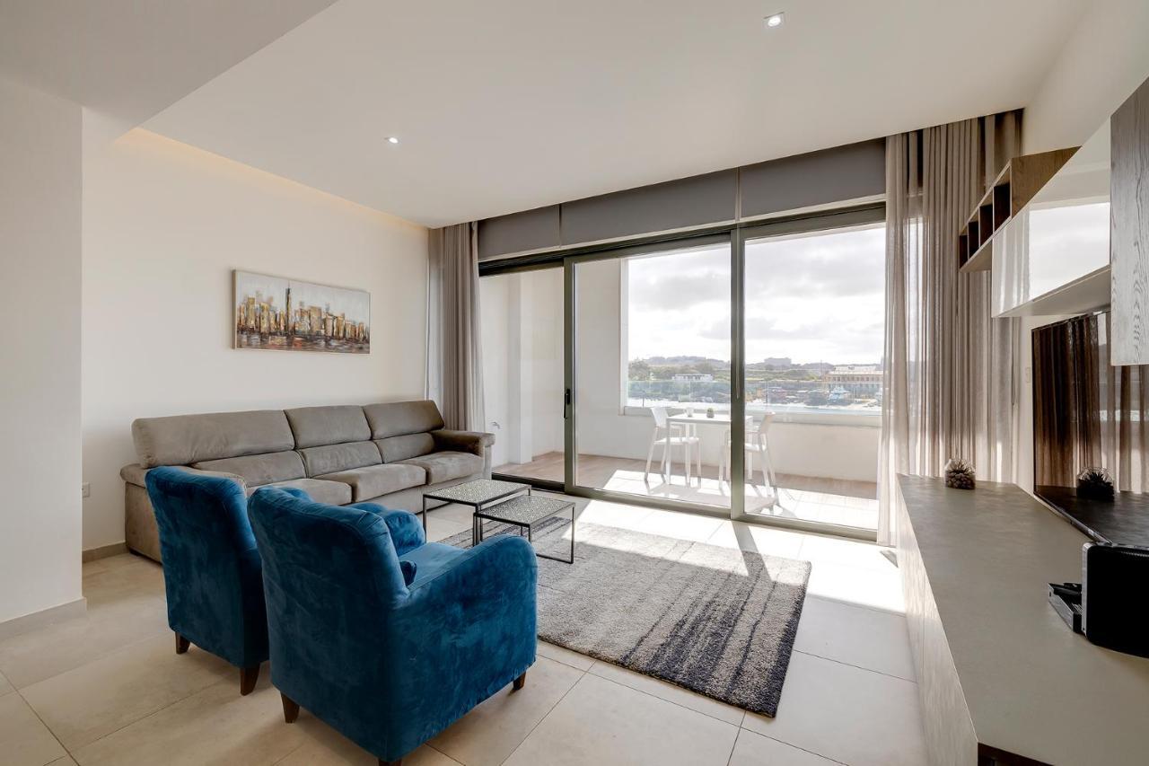 Luxe Apartment With Valletta And Harbour Views Sliema Exterior photo