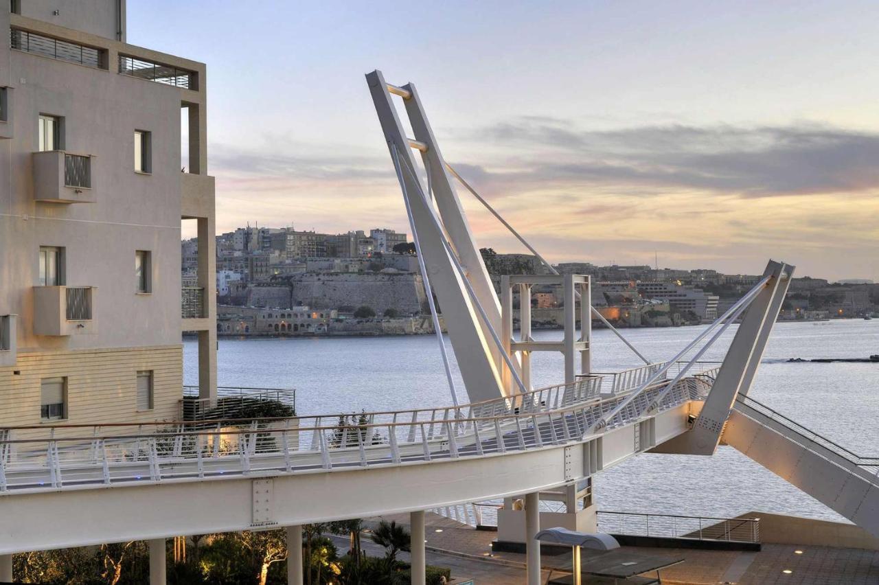 Luxe Apartment With Valletta And Harbour Views Sliema Exterior photo