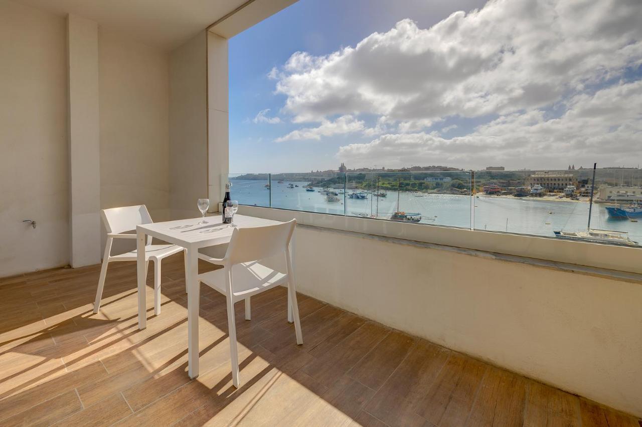 Luxe Apartment With Valletta And Harbour Views Sliema Exterior photo