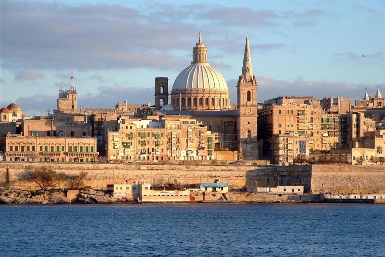 Luxe Apartment With Valletta And Harbour Views Sliema Exterior photo